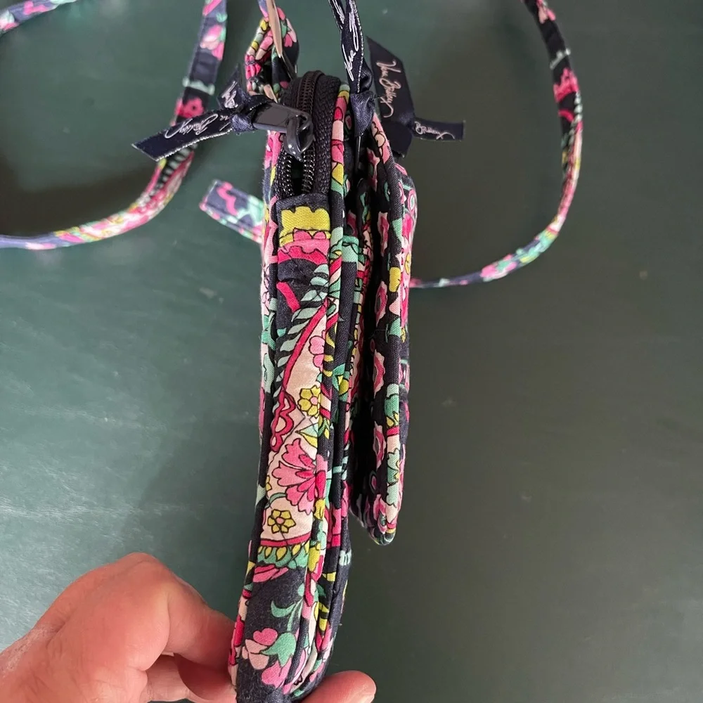 Vera Bradley crossbody purse - Picture 4 of 16